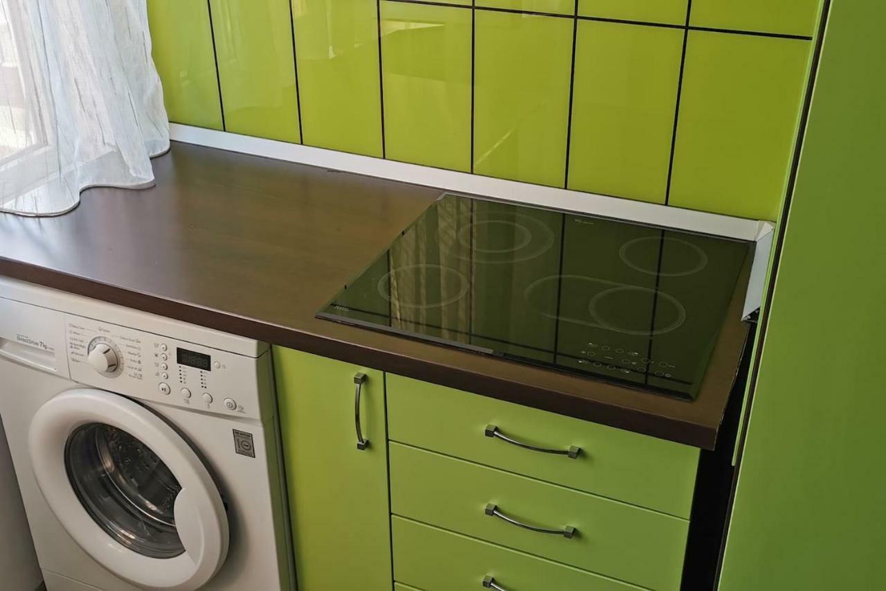 Luxury Apartment With Two Bedrooms And Large Living Room, 100 Square Meters, City Center Oradea Exteriör bild